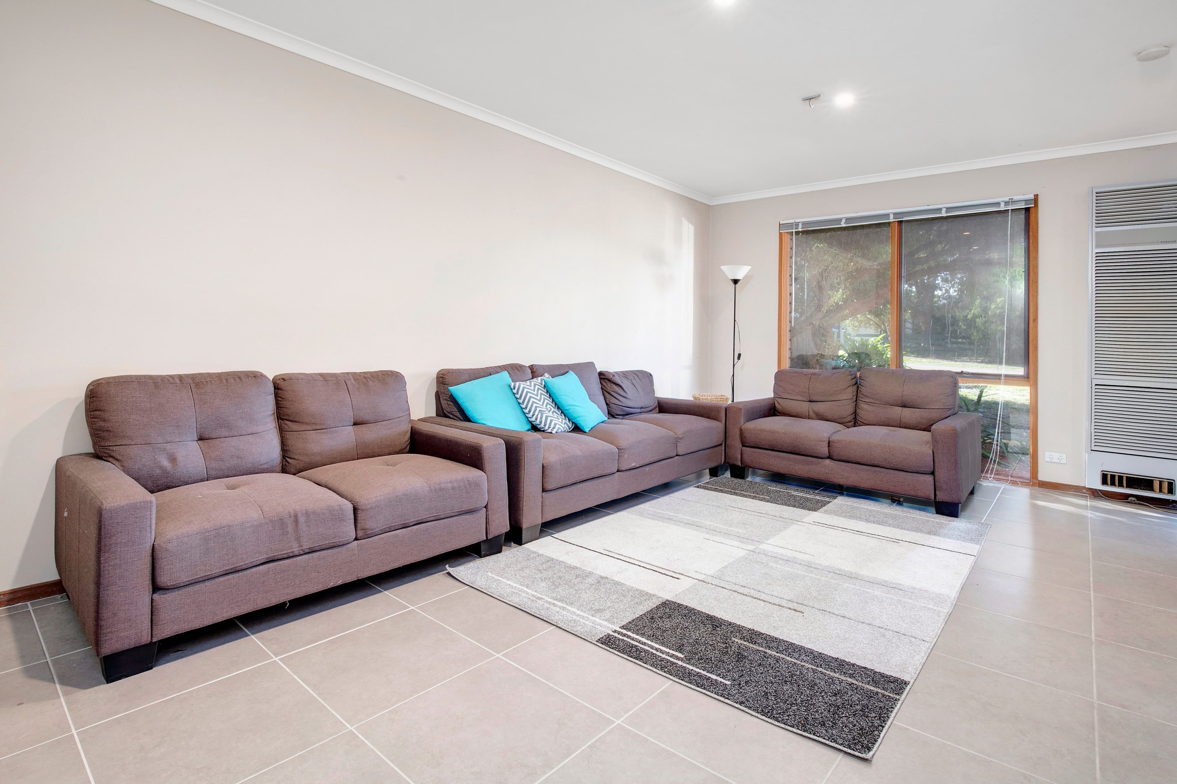206 Ninth Avenue, Rosebud VIC 3939, Rosebud - Thumbnail 2