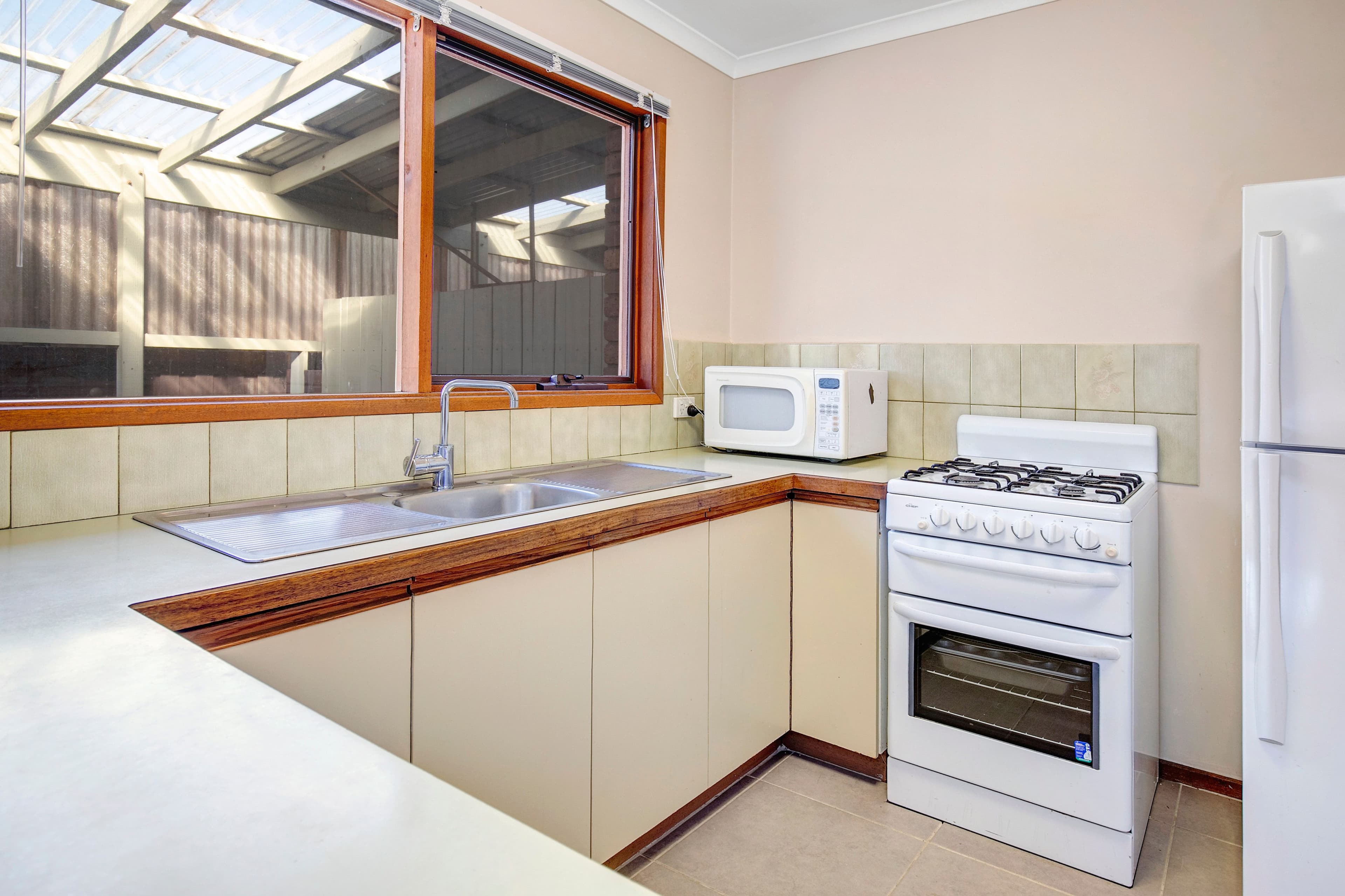 206 Ninth Avenue, Rosebud VIC 3939, Rosebud - Thumbnail 5