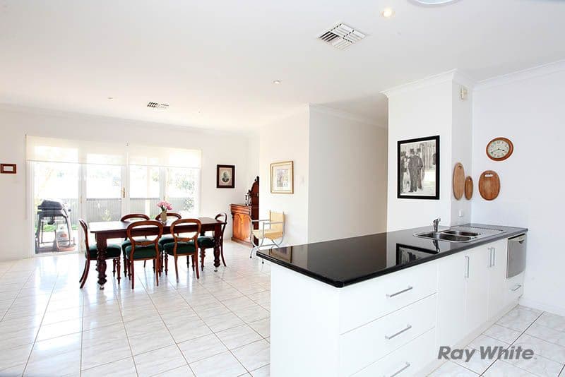 11 Glebe Close, Clare SA 5453, Clare - Thumbnail 4