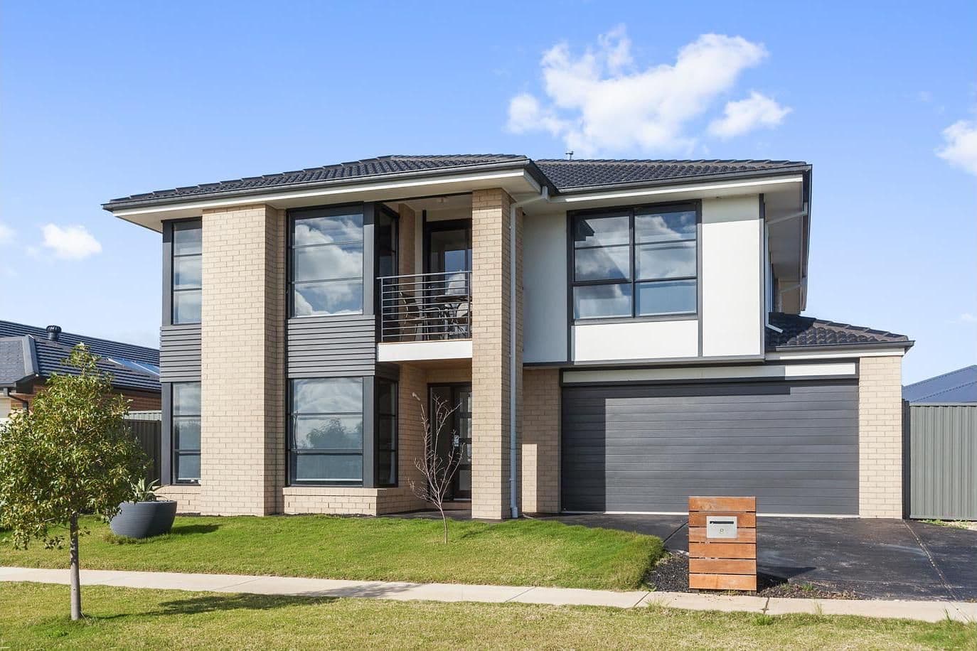 2/1 Russell Court, MIAMI QLD 4220, Miami - Image 1