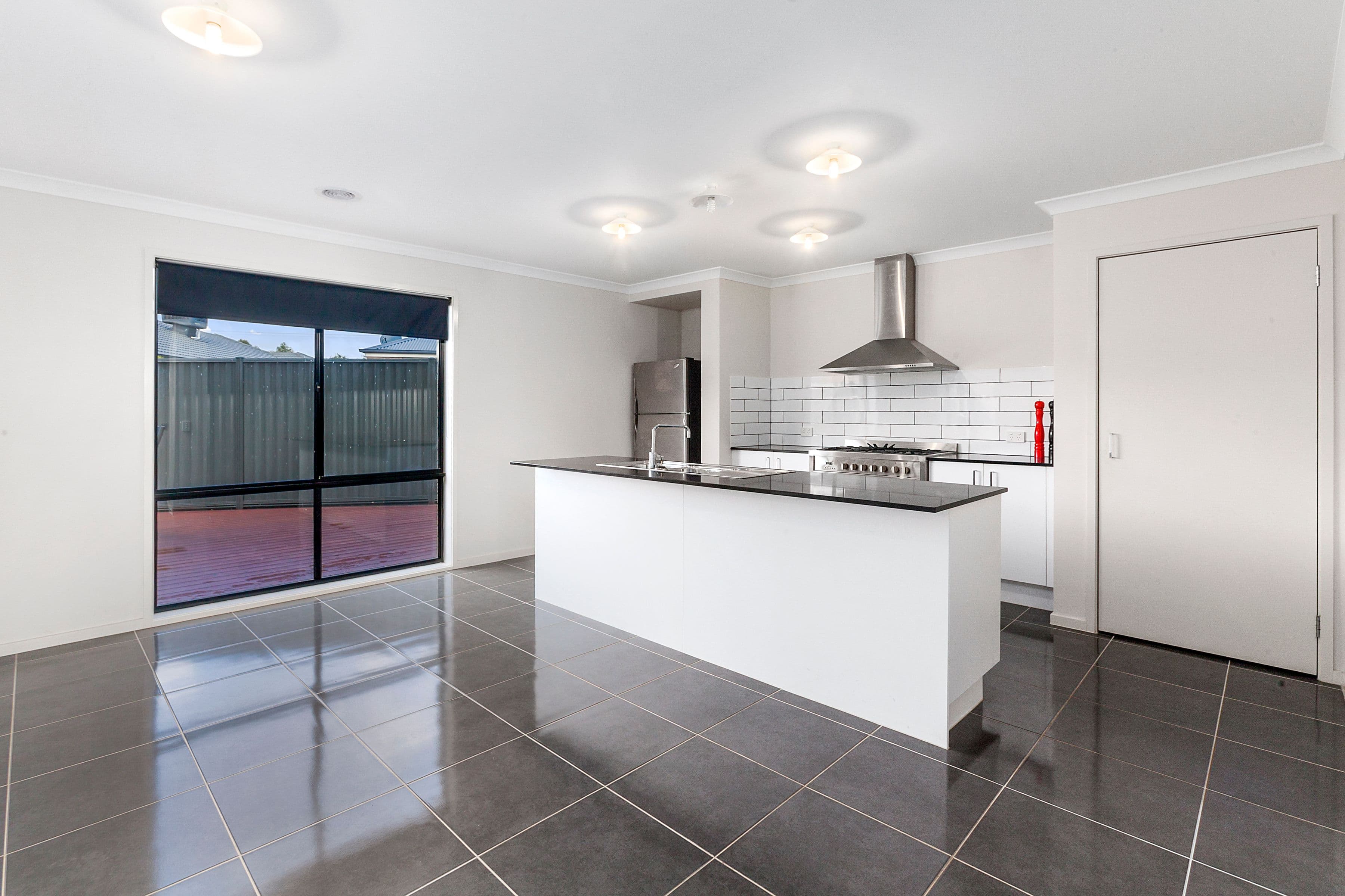 2/1 Russell Court, MIAMI QLD 4220, Miami - Thumbnail 3