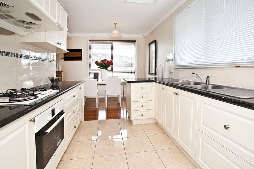 15 Emerald Street, MOUNT WAVERLEY VIC 3149, Mount Waverley - Thumbnail 2