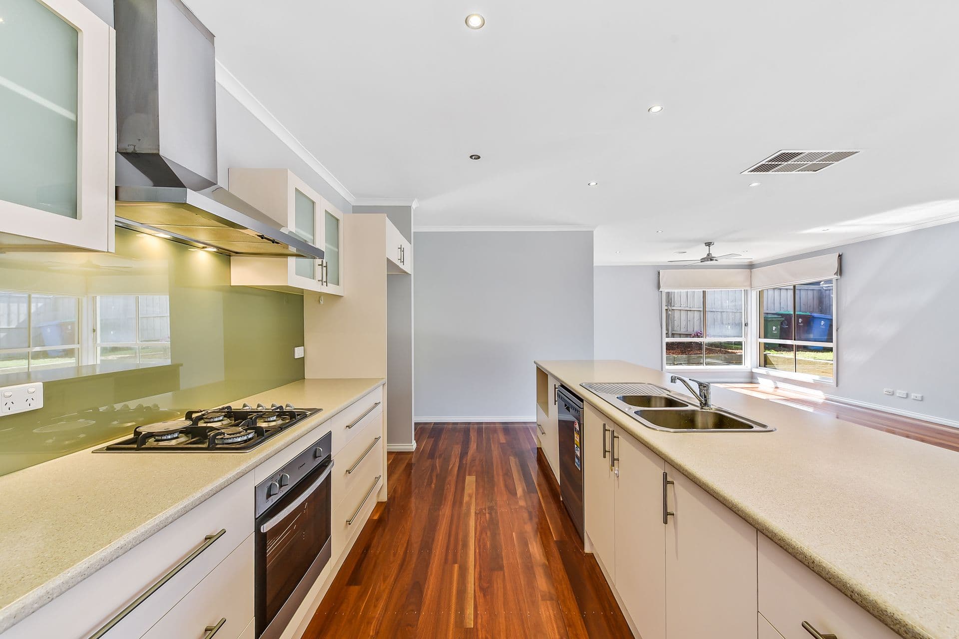 8 Sunhill Way, Berwick VIC 3806, Berwick - Thumbnail 6