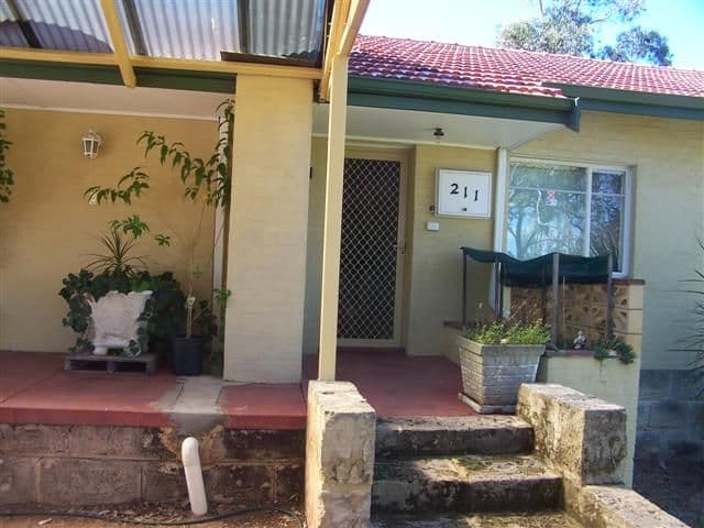 211 Lesmurdie Road, LESMURDIE WA 6076, Lesmurdie - Thumbnail 3