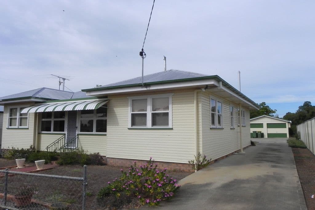 4 Allom Street, Pittsworth QLD 4356, Pittsworth - Thumbnail 2