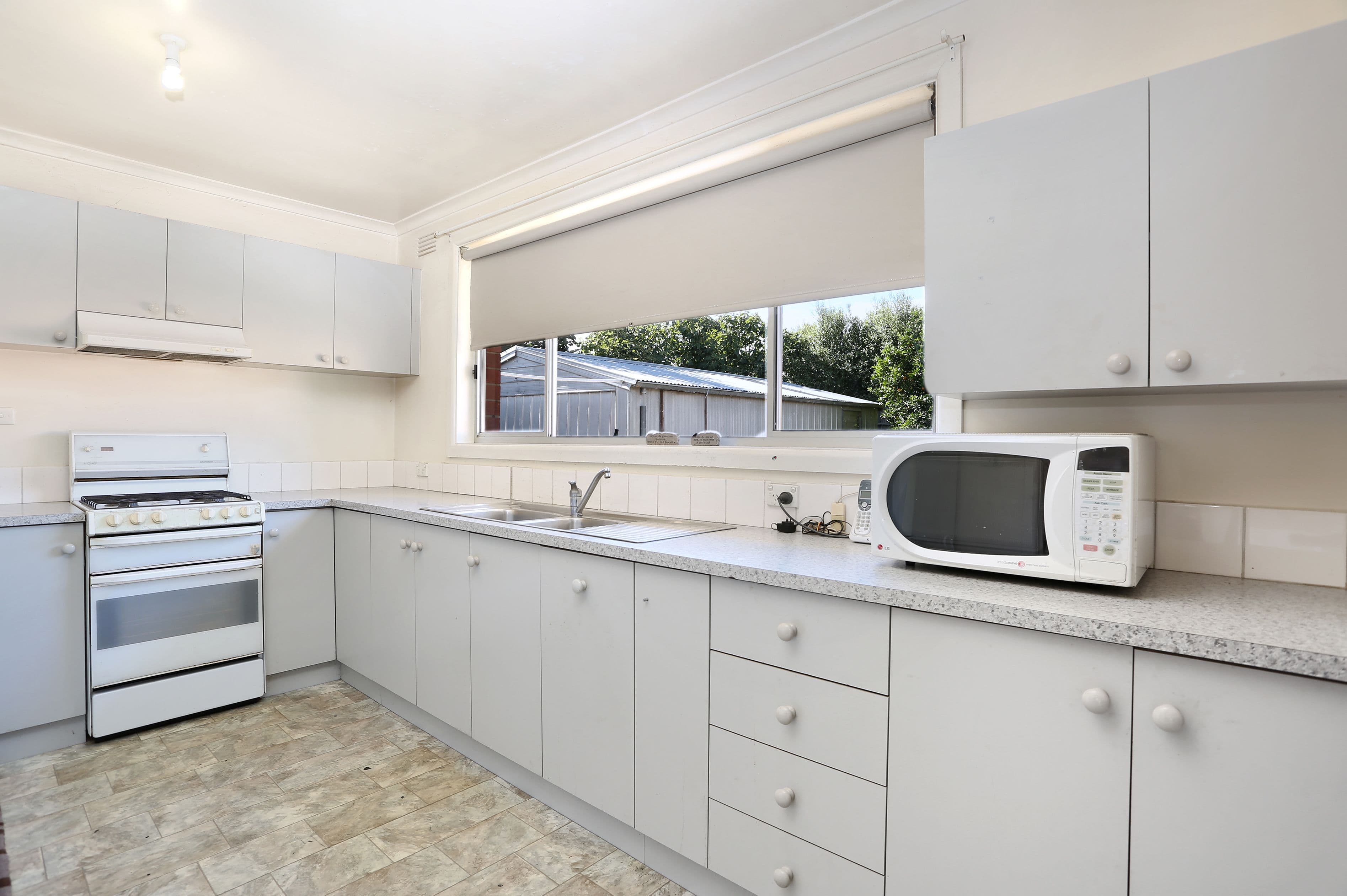 22 Pinewood Drive, Thomastown VIC 3074, Thomastown - Thumbnail 5