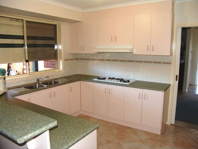 130 Rosella Avenue, WERRIBEE VIC 3030, Werribee - Thumbnail 2