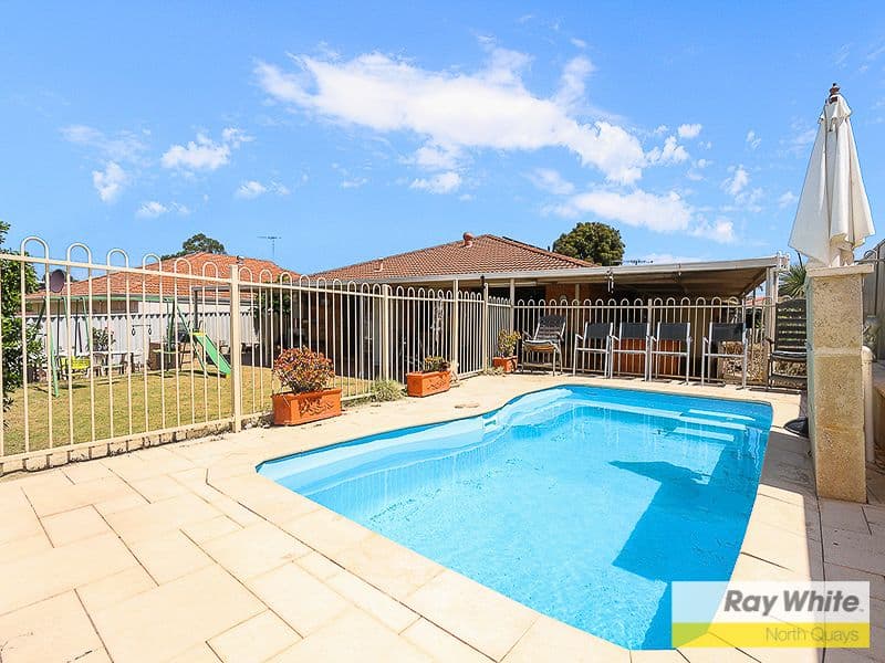 6 Claredon Court, Alexander Heights WA 6064, Alexander Heights - Thumbnail 2