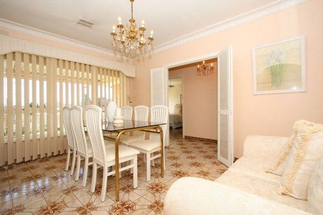 137 Broadhurst Avenue, RESERVOIR VIC 3073, Reservoir - Thumbnail 2