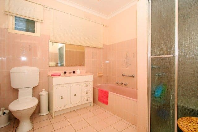 137 Broadhurst Avenue, RESERVOIR VIC 3073, Reservoir - Thumbnail 4
