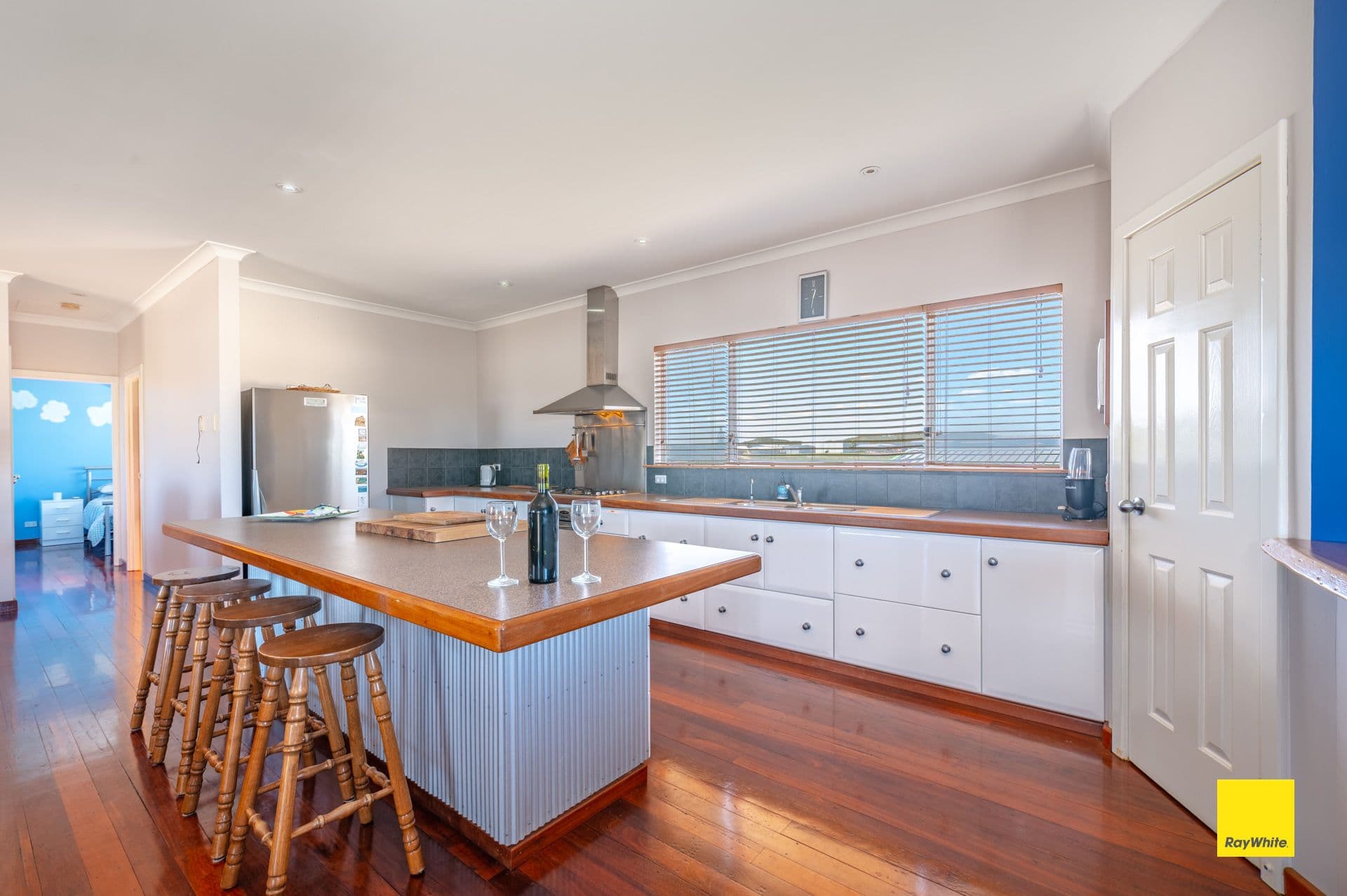 24 HARVEY Drive, Ledge Point WA 6043, Ledge Point - Thumbnail 4