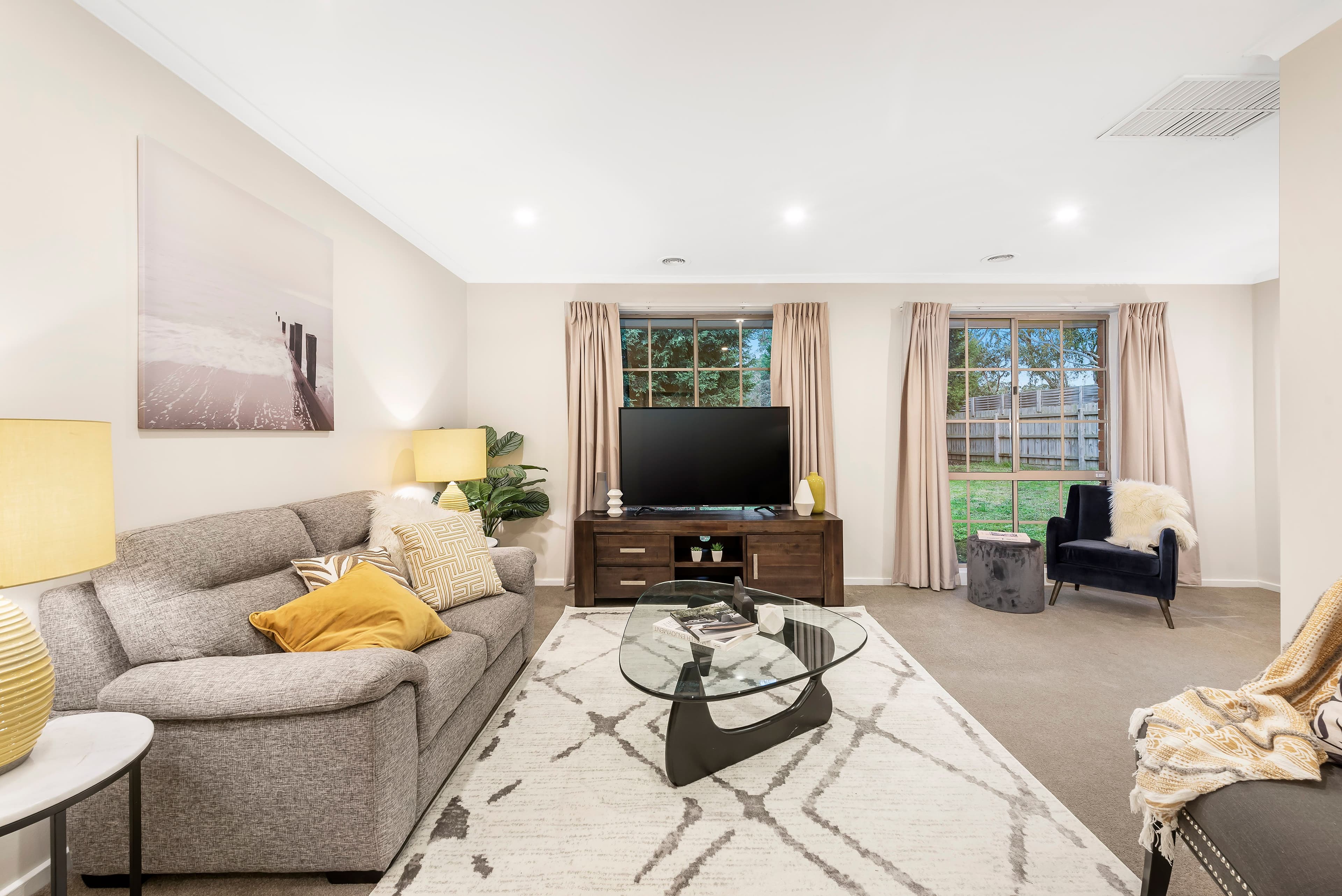 20 Angus Close, Wantirna VIC 3152, Wantirna - Thumbnail 2