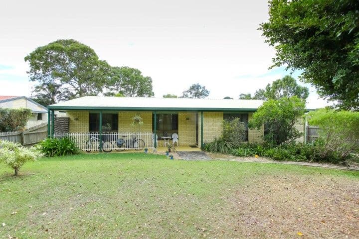 81 Hammond Street, Urangan QLD 4655, Urangan - Thumbnail 2