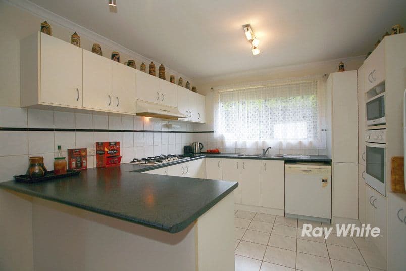 5 Huon Park Road, CRANBOURNE NORTH VIC 3977, Cranbourne North - Thumbnail 2