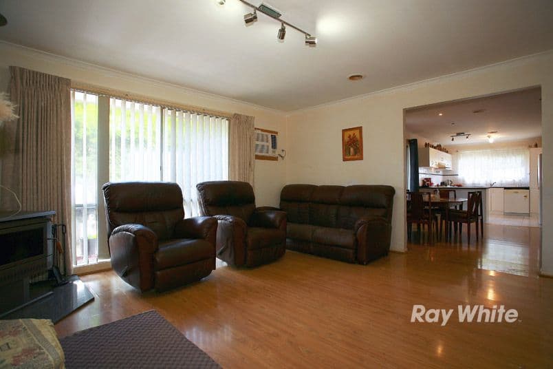 5 Huon Park Road, CRANBOURNE NORTH VIC 3977, Cranbourne North - Thumbnail 4