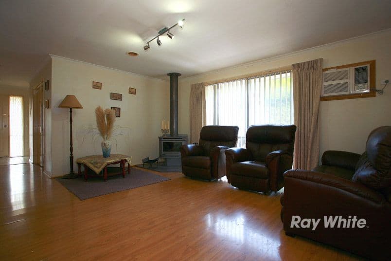 5 Huon Park Road, CRANBOURNE NORTH VIC 3977, Cranbourne North - Thumbnail 5