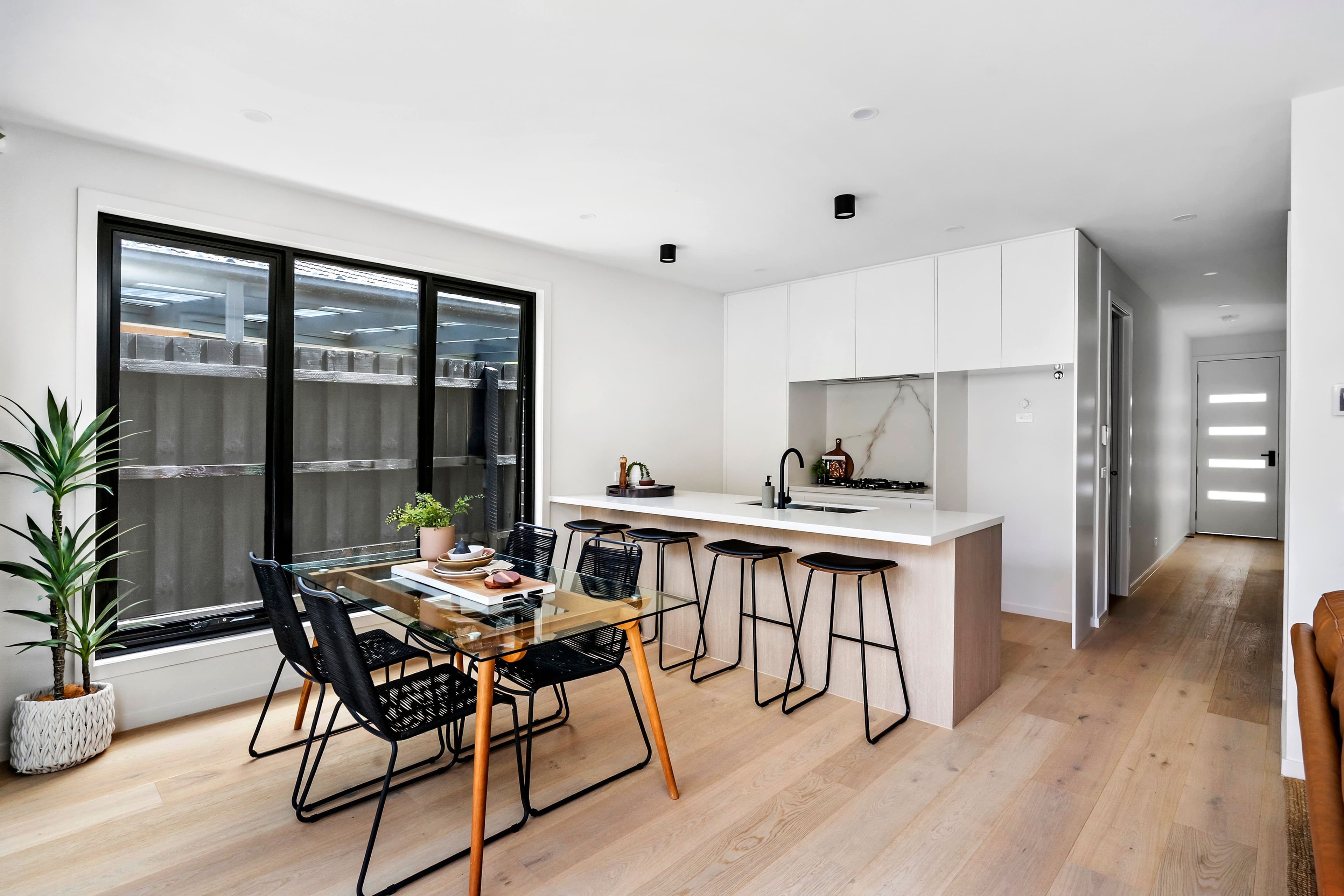 34 Johnstone Street, Seaford VIC 3198, Seaford - Thumbnail 2