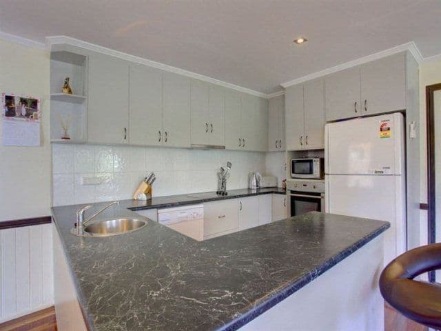 32 Bauhinia Street, CRANBROOK QLD 4814, Cranbrook - Thumbnail 2