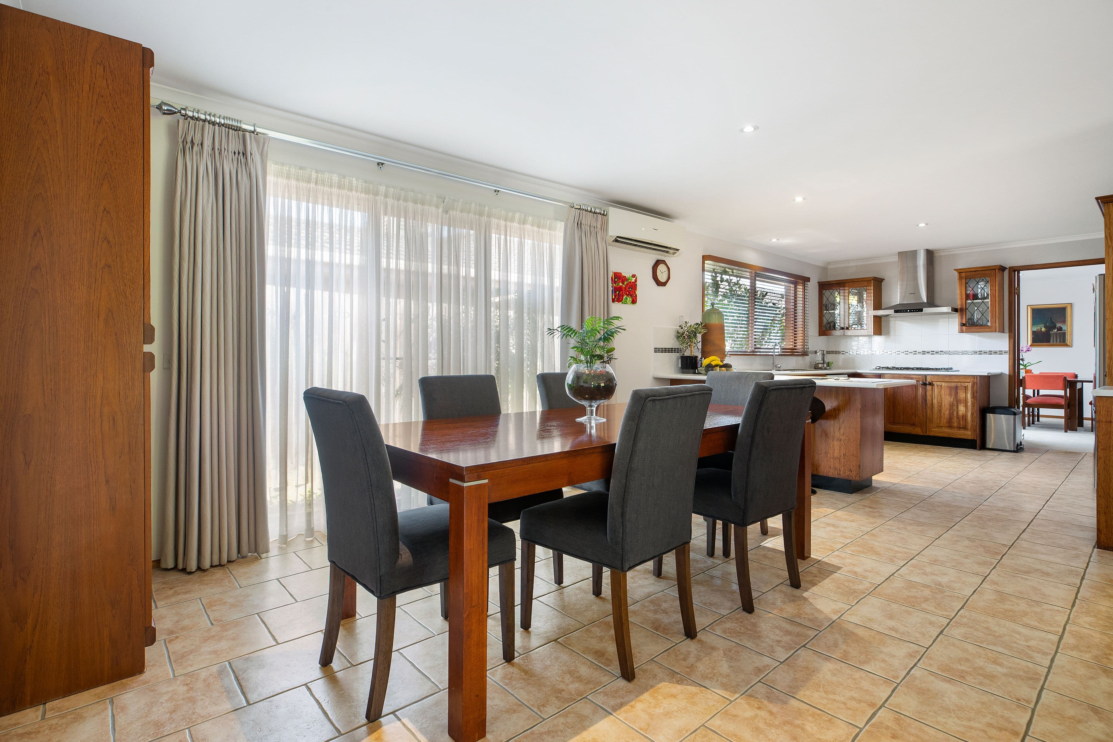 100 Dandelion Drive, Rowville VIC 3178, Rowville - Thumbnail 3