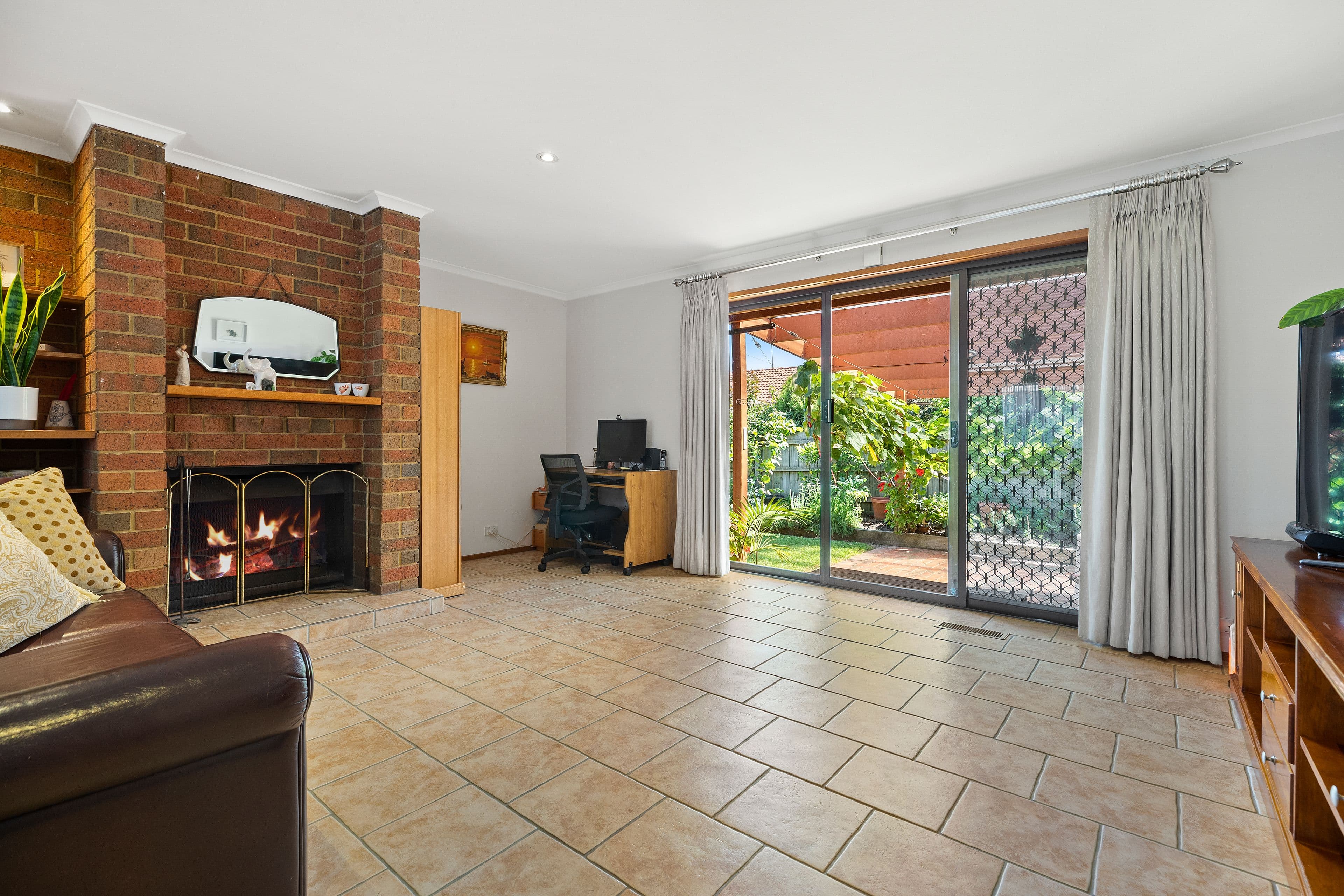 100 Dandelion Drive, Rowville VIC 3178, Rowville - Thumbnail 5