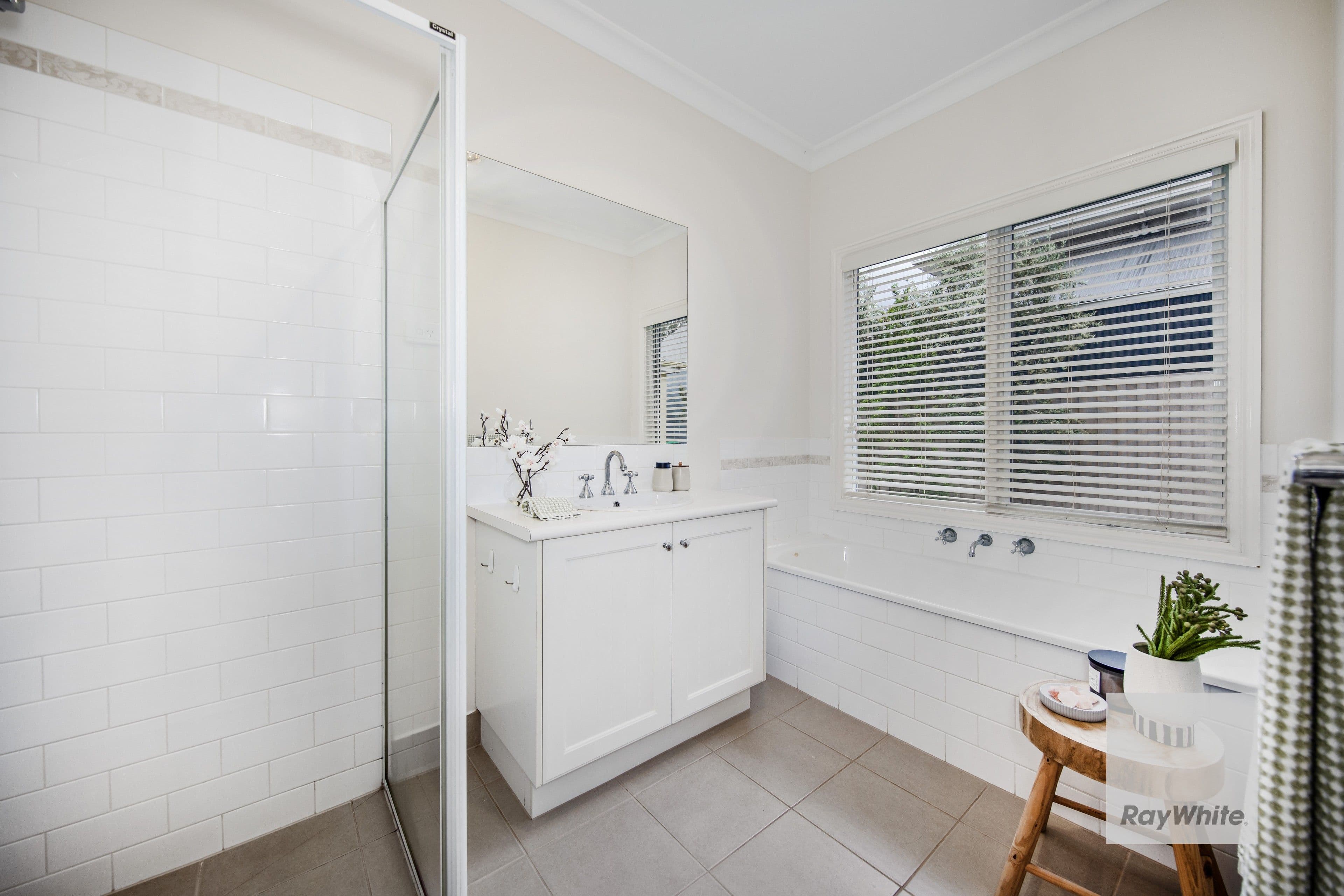 71 Oakview Parade, Caroline Springs VIC 3023, Caroline Springs - Thumbnail 4