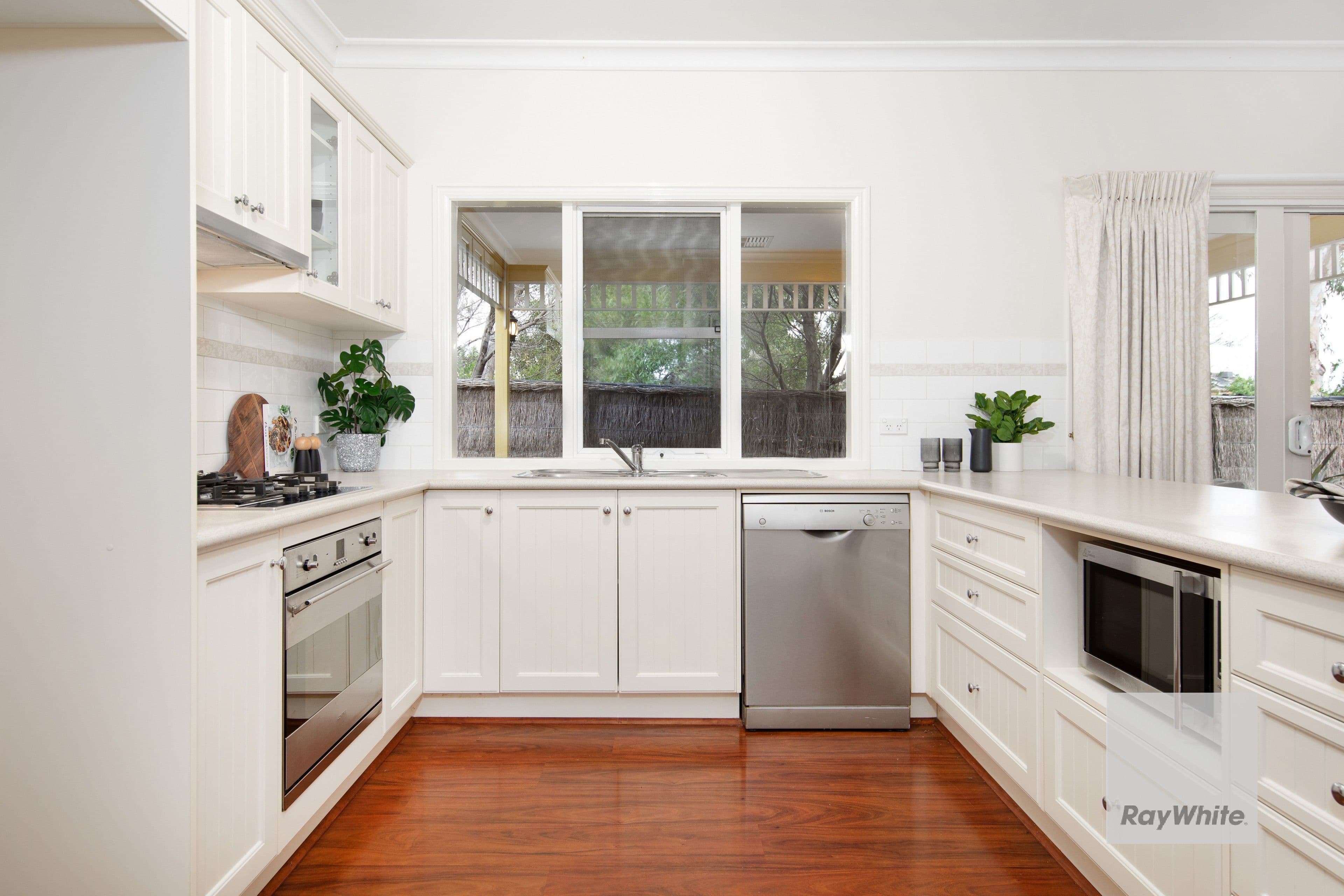 71 Oakview Parade, Caroline Springs VIC 3023, Caroline Springs - Thumbnail 7