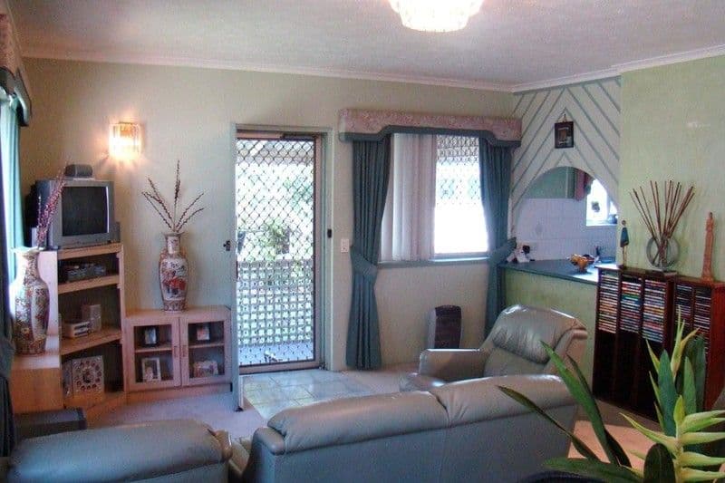 1 'Villa De Maurier', 16 Thirteenth Avenue, PALM BEACH QLD 4221, Palm Beach - Thumbnail 3