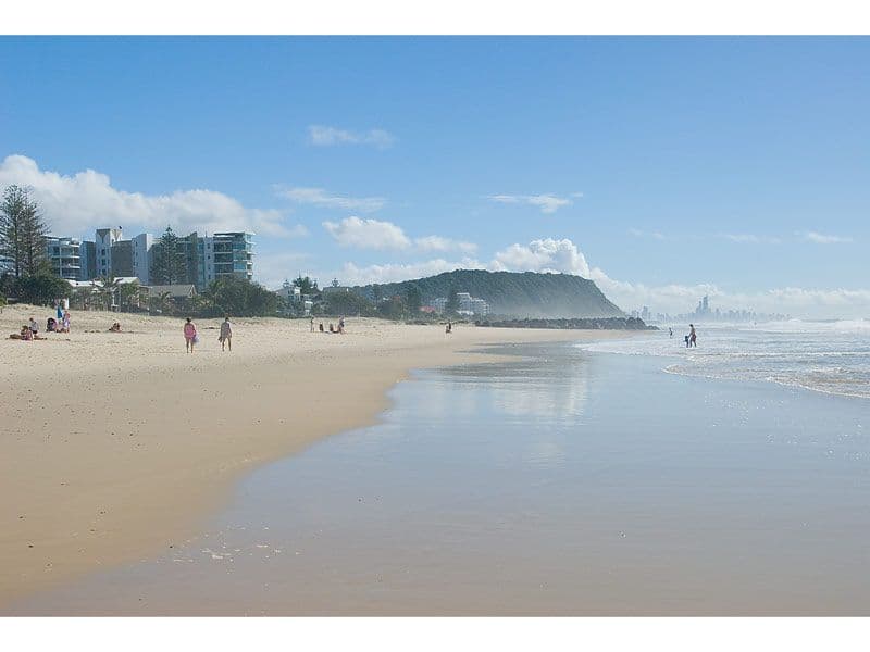 1 'Villa De Maurier', 16 Thirteenth Avenue, PALM BEACH QLD 4221, Palm Beach - Thumbnail 8