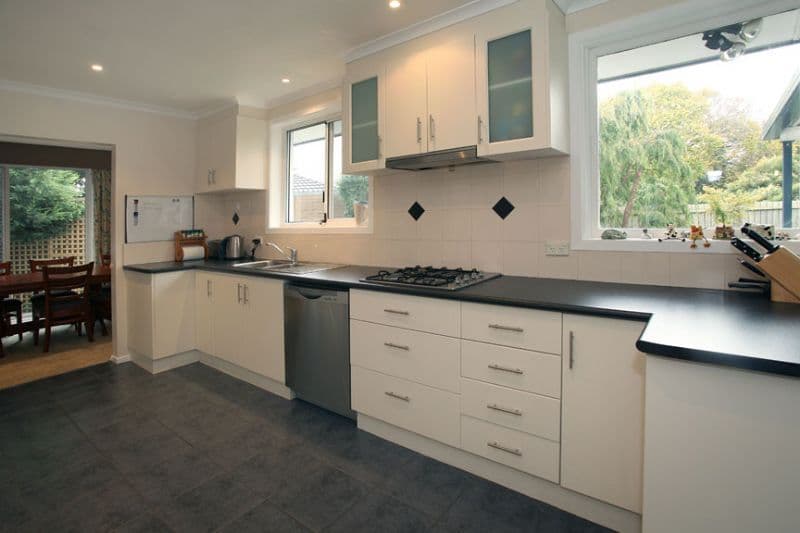 14 Emden Crescent, MULGRAVE VIC 3170, Mulgrave - Thumbnail 2