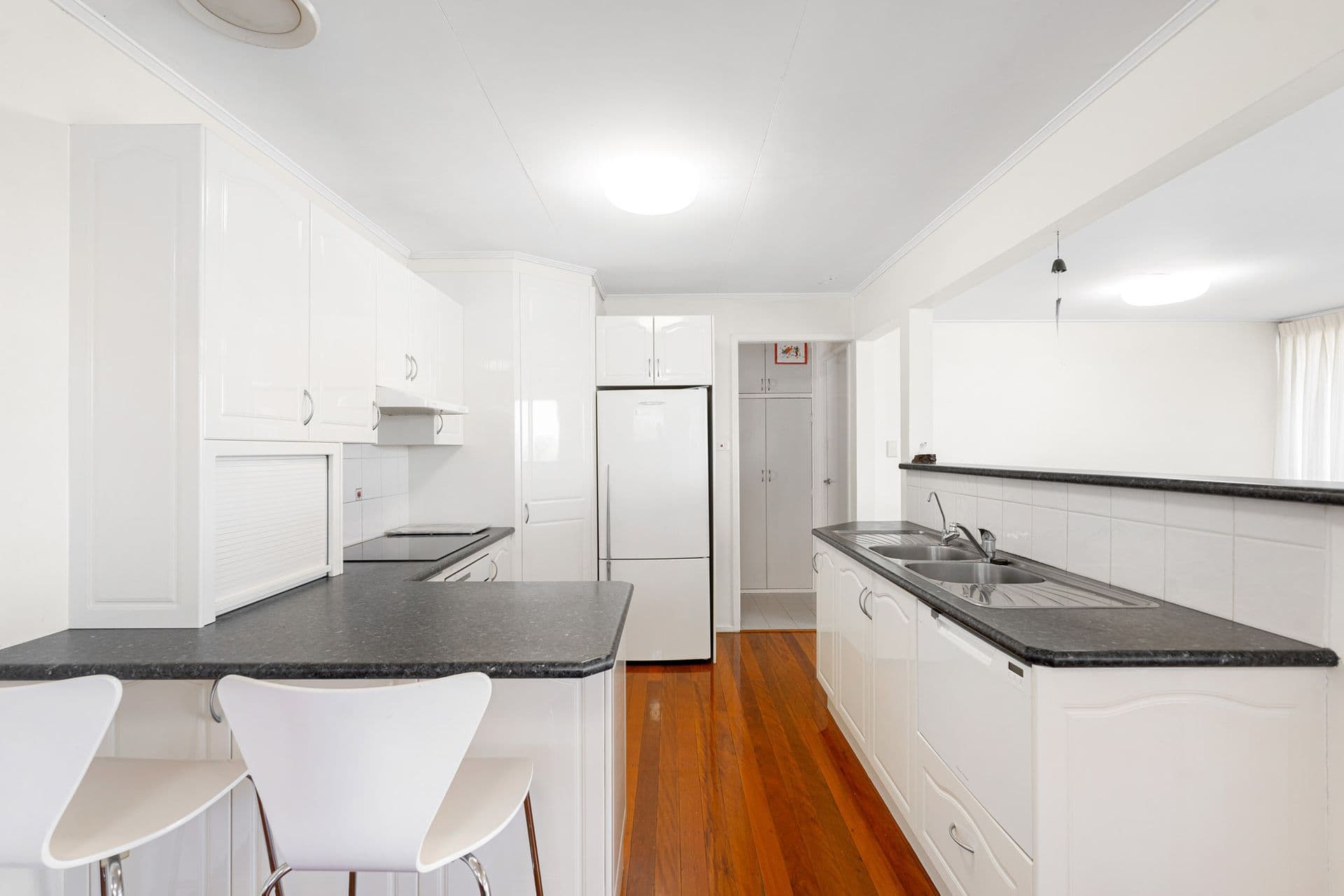 94 Greta Street, Manly West, QLD, 4179, Manly West - Thumbnail 2