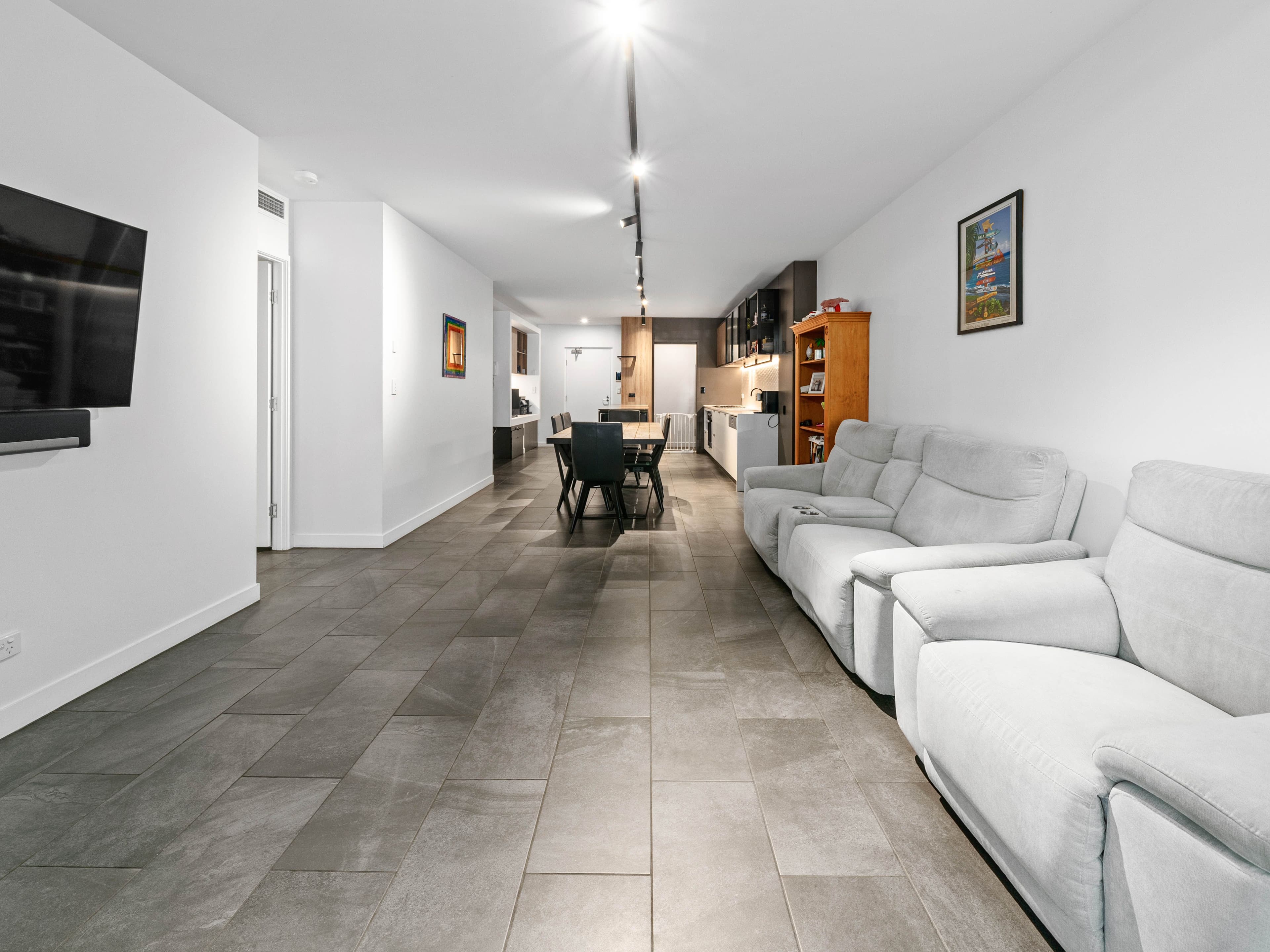 9 Lapraik Street, Ascot QLD 4007, Ascot - Thumbnail 2