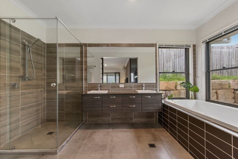 5 Pineview Drive, Beerwah QLD 4519, Beerwah - Thumbnail 2