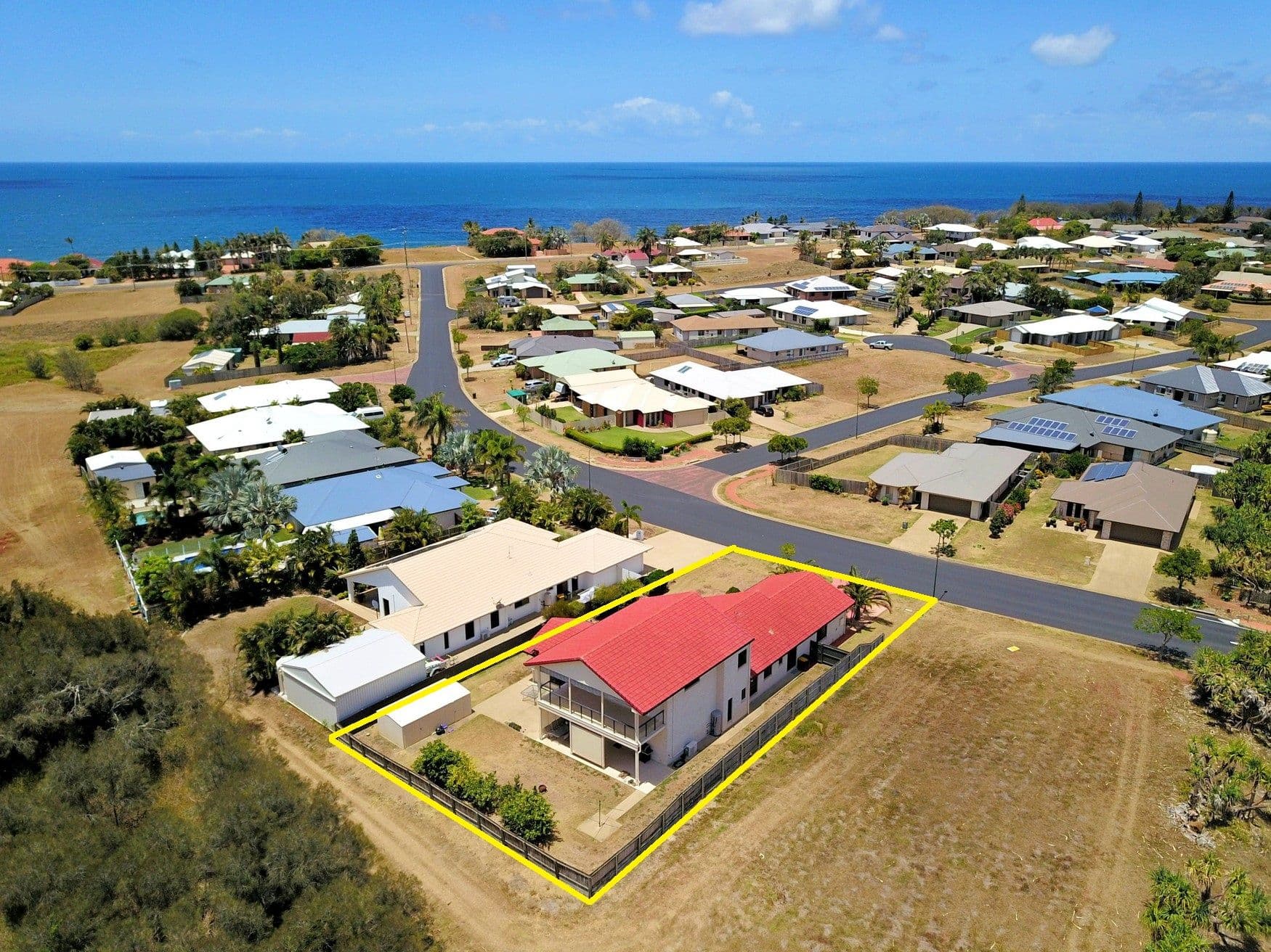 24 Bisdee Street, Coral Cove QLD 4670, Coral Cove - Thumbnail 2