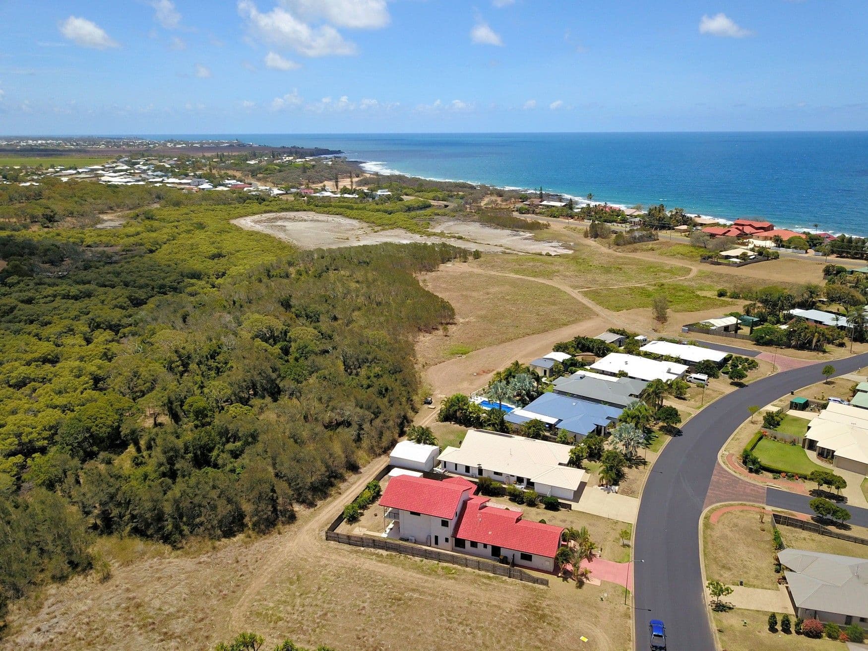 24 Bisdee Street, Coral Cove QLD 4670, Coral Cove - Thumbnail 3