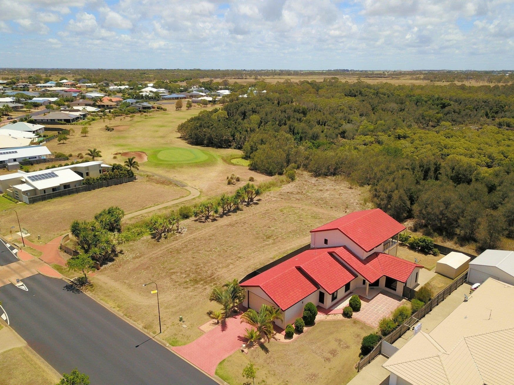 24 Bisdee Street, Coral Cove QLD 4670, Coral Cove - Thumbnail 4