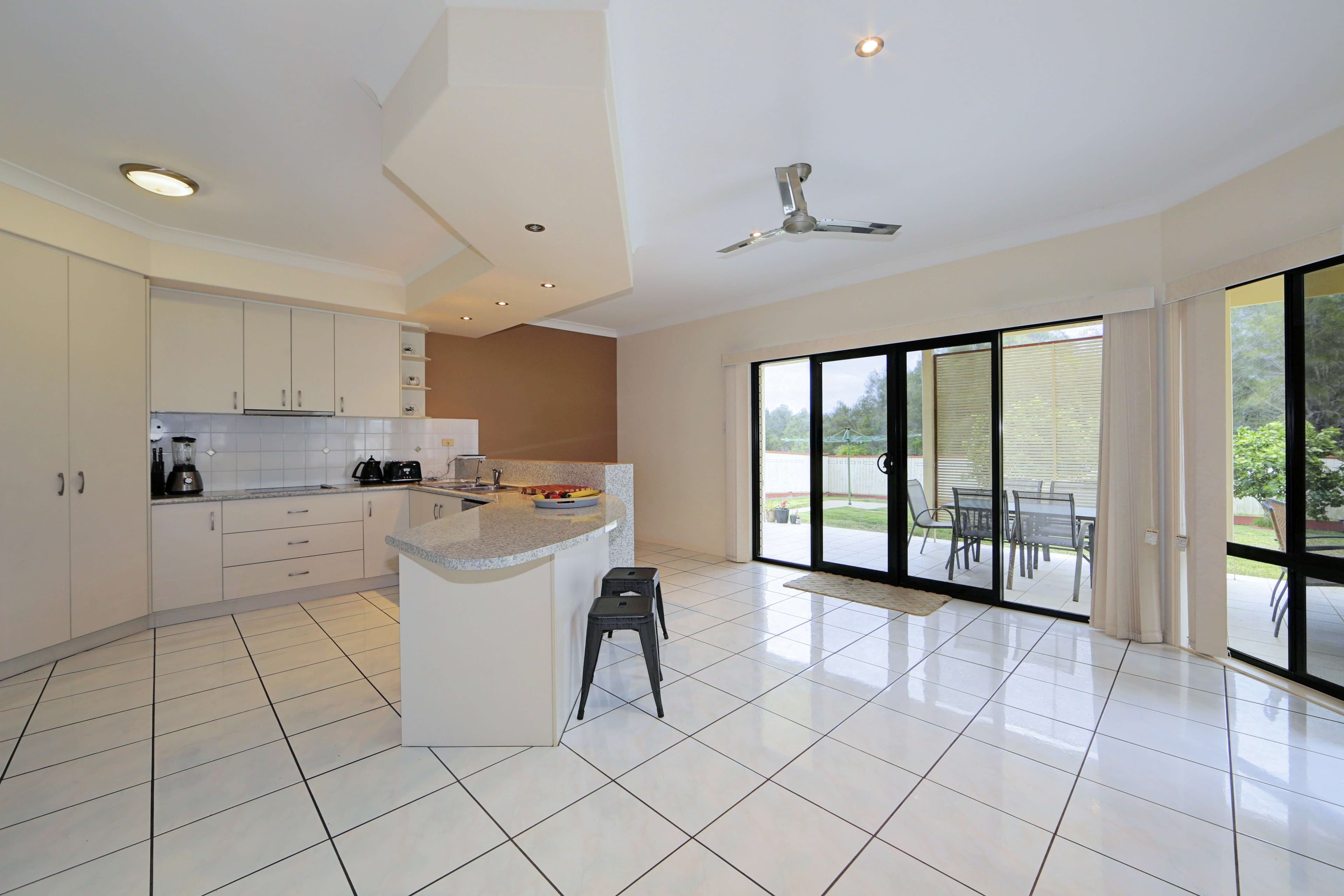 24 Bisdee Street, Coral Cove QLD 4670, Coral Cove - Thumbnail 7