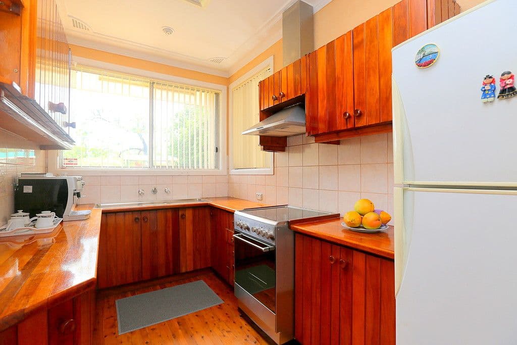 15 Denman Road, Georges Hall - Thumbnail 3