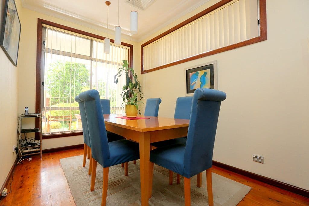 15 Denman Road, Georges Hall - Thumbnail 4