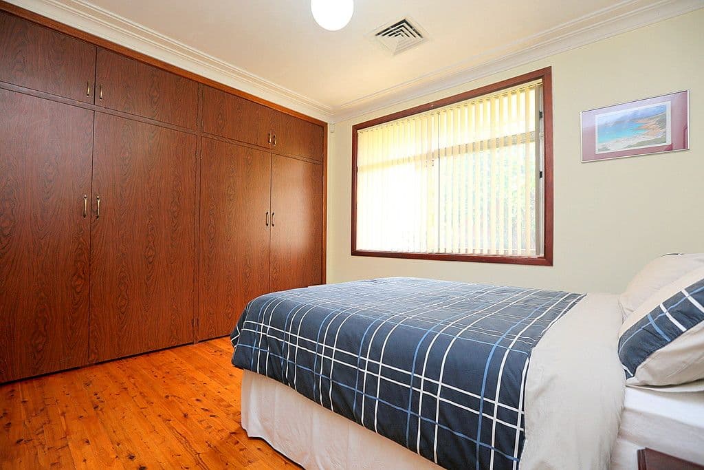 15 Denman Road, Georges Hall - Thumbnail 5