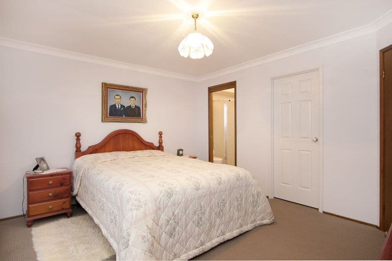 5 Oxford Drive, LAKE HAVEN NSW 2263, Lake Haven - Thumbnail 6