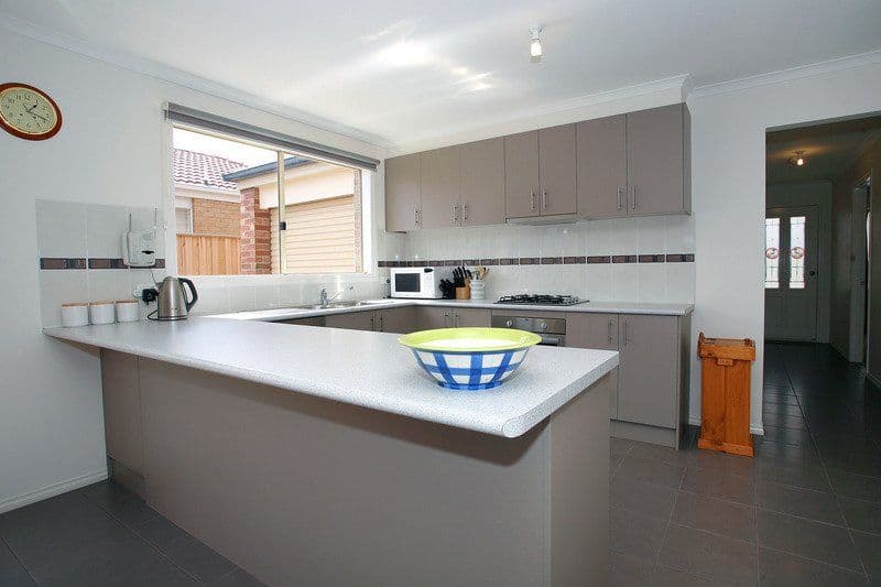 23 Bushranger Boulevard, CRANBOURNE VIC 3977, Cranbourne East - Thumbnail 3
