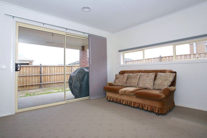 23 Bushranger Boulevard, CRANBOURNE VIC 3977, Cranbourne East - Thumbnail 4