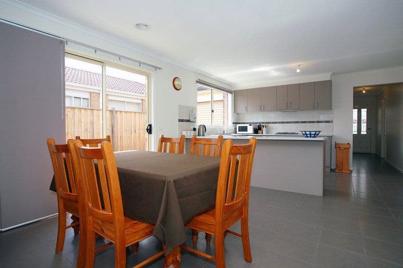 23 Bushranger Boulevard, CRANBOURNE VIC 3977, Cranbourne East - Thumbnail 5