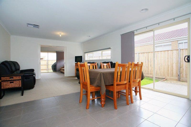 23 Bushranger Boulevard, CRANBOURNE VIC 3977, Cranbourne East - Thumbnail 7