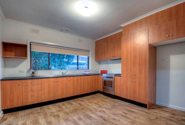 27 Grimwade Street, RESERVOIR VIC 3073, Reservoir - Thumbnail 4
