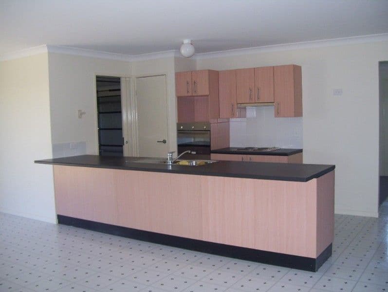 10 Naomi Drive, CROWS NEST QLD 4355, Crows Nest - Thumbnail 2