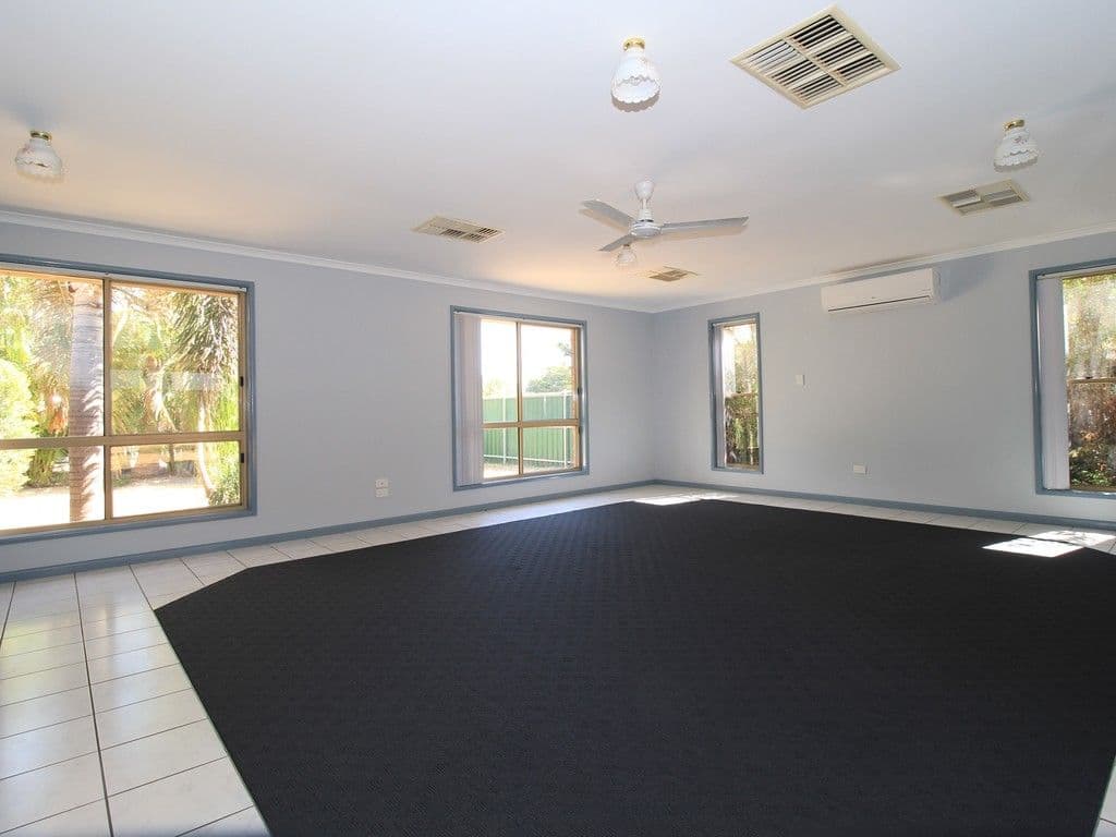 15 White Street, Emerald QLD 4720, Emerald - Thumbnail 2