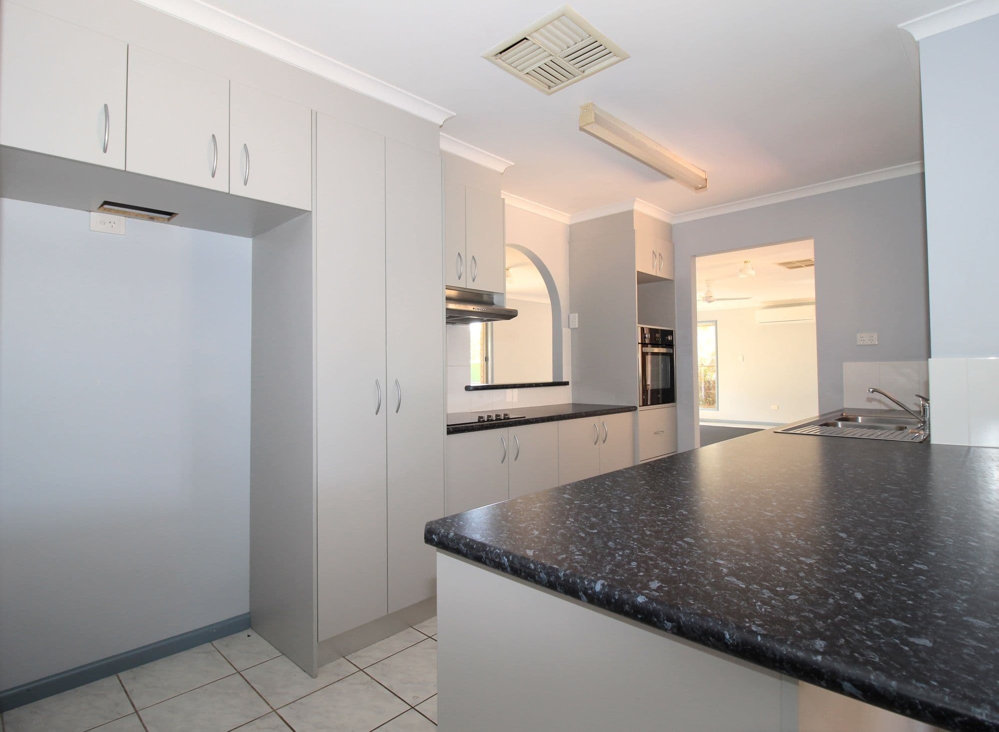 15 White Street, Emerald QLD 4720, Emerald - Thumbnail 4