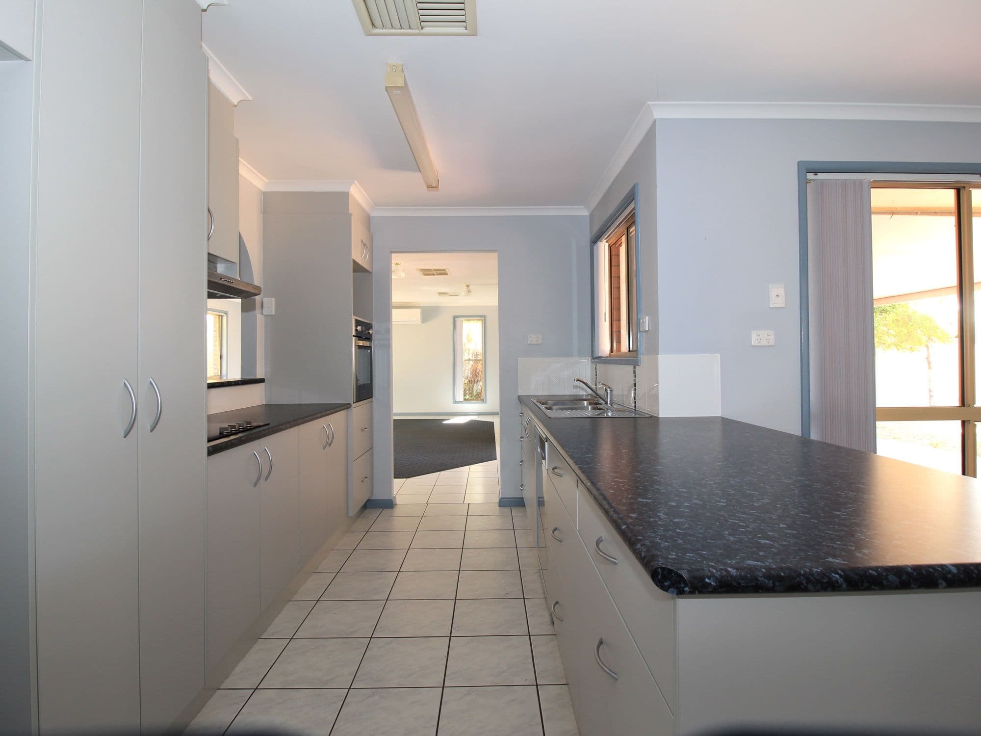 15 White Street, Emerald QLD 4720, Emerald - Thumbnail 5
