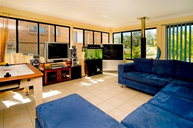 2 Poeppel Place, HELENSVALE QLD 4212, Helensvale - Thumbnail 3
